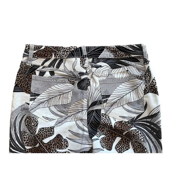 Chico's So Slimming Girlfriend Slim Leg Ankle Jean Tropical Animal/Leopard, 4 - Picture 4 of 15